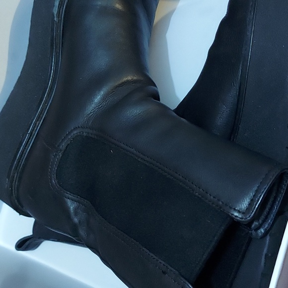 Vince Women's Brinton Flatform Booties. USED - Picture 4 of 11